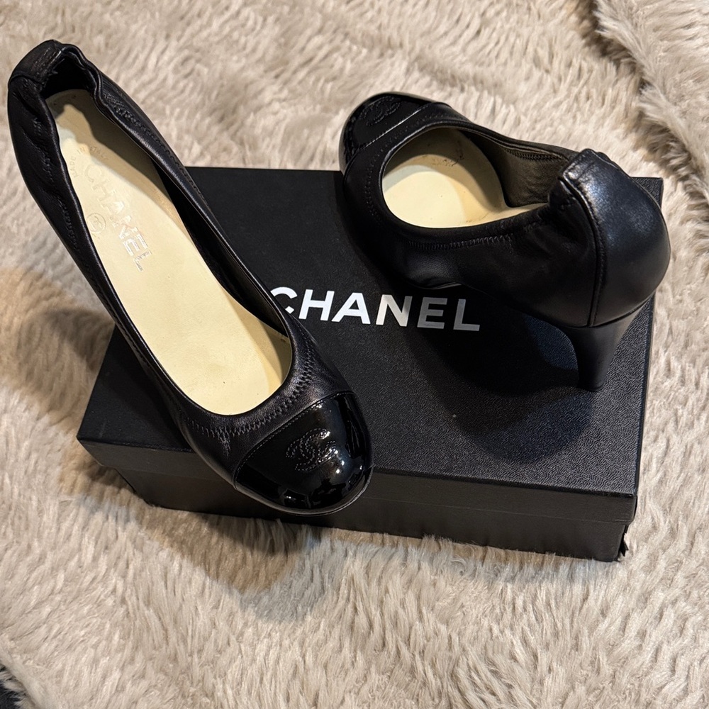 CHANEL Black lamb Skin Leather Heels